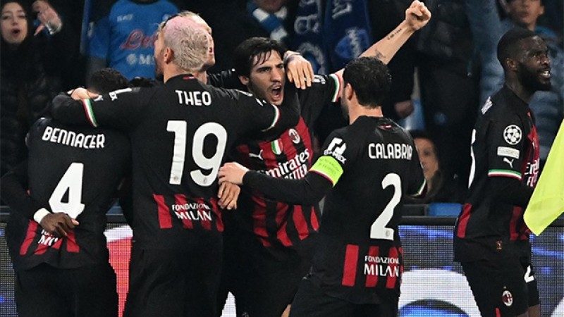 دوري أبطال أوروبا.. ميلان يعبر إلى نصف النهائي بتعادله مع نابولي 1-1