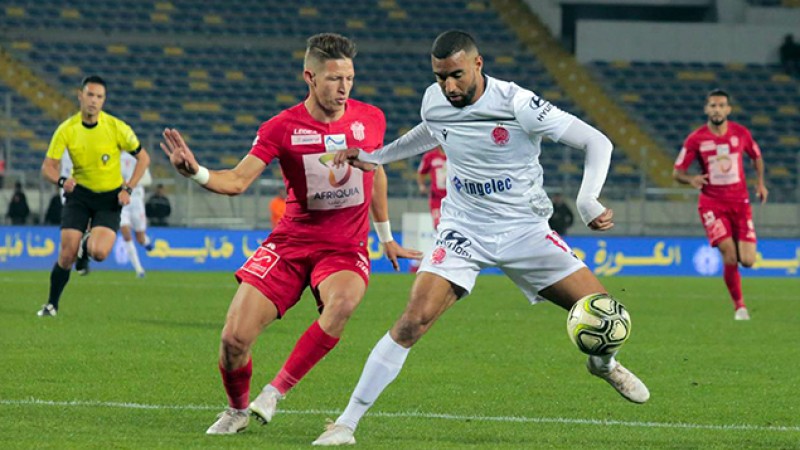 فريق الوداد الرياضي يفوز على ضيفه فريق حسنية أكادير 3-2