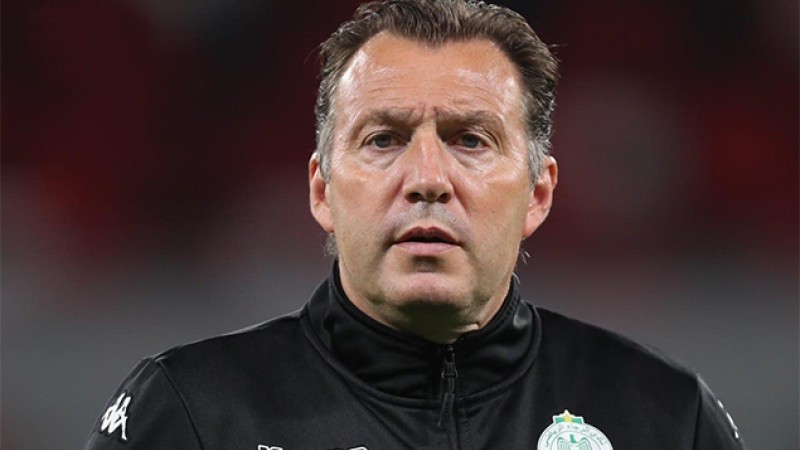 الرجاء الرياضي ينفصل رسميا عن مدربه البلجيكي فيلموتس