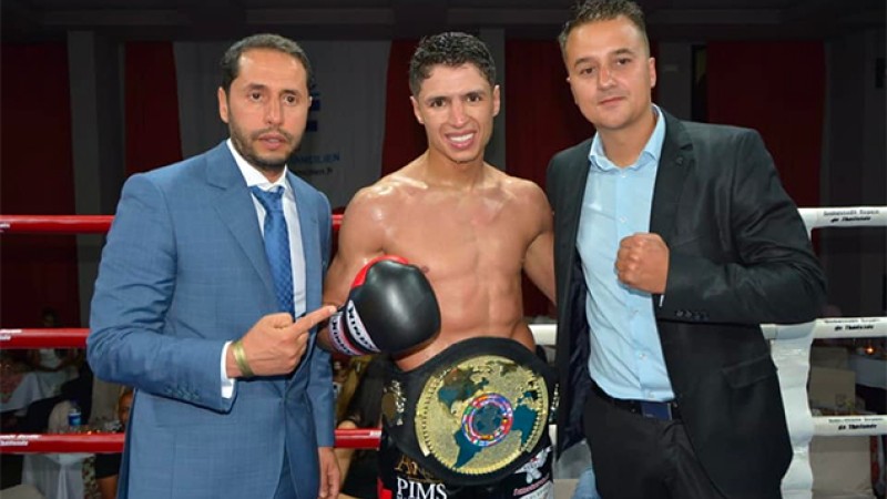 مراكش..البطل المغربي زكرياء التجارتي يحافظ على لقبه في بطولة العالم للمواي طاي لأقل من 66 كلغ