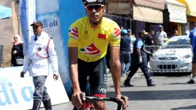 Le cycliste marocain Anass Ait El Abdia victime d’une chute au Tour d’Espagne, abandonne la compétition