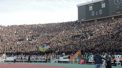 معاقبة فريق الجيش الملكي بإجراء 4 مباريات دون جمهور على خلفية أحداث مباراته ضد الرجاء البيضاوي (اللجنة المركزية للتأديب)