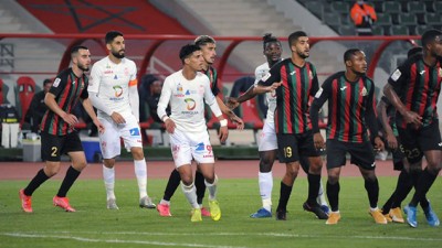 فريق الجيش الملكي ينهزم أمام ضيفه فريق حسنية أكادير 0-2 'البطولة الوطنية الاحترافية "إنوي" (الدورة ال13)'