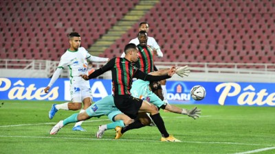 فريق الجيش الملكي يتأهل الى دور النصف على حساب الرجاء الرياضي عقب الاحتكام لضربات الجزاء الترجيحية (5 – 3) 'ربع نهائي كأس العرش(2019-2020)'