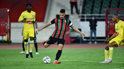 فريق الجيش الملكي يتغلب على ضيفه فريق نهضة الزمامرة 2-1 'البطولة الوطنية الاحترفية "إنوي" (الدورة ال18)'