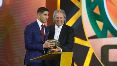 النسخة ال28 لجوائز الكاف:الدولي المغربي أشرف حكيمي يتوج بجائزة أفضل لاعب إفريقي شاب لسنة 2019