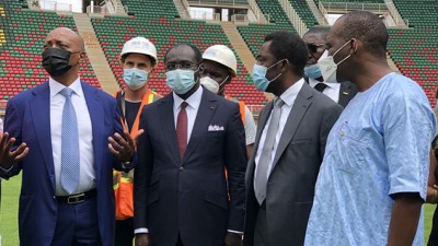 Le président de la CAF satisfait du stade d'Olembe au Cameroun devant accueillir les matchs de la CAN-2022