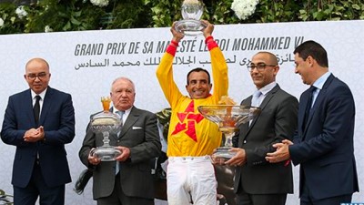 Le cheval Az-Zubayr remporte le Grand Prix de SM le Roi Mohammed VI du pur-sang anglais