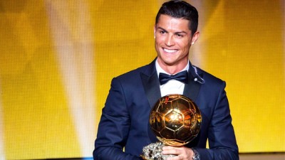 Cristiano Ronaldo élu Ballon d’Or pour la 5è fois de sa carrière