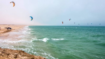 انطلاق منافسات الدورة الخامسة لتظاهرة "الداخلة داون وايند تشالنج" للألواح الشراعية الطائرة