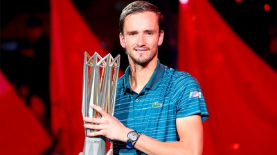 Medvedev remporte le Masters 1000 de Shanghai, son 2e d'affilée