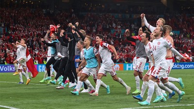 كأس أمم أوروبا.. الدنمارك تحقق فوزا مثيرا على روسيا و ترافق ببلجيكا الى دور 16