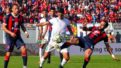 فريق الدفاع الحسني الجديدي يتعادل مع ضيفه أولمبيك آسفي 1-1