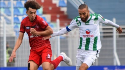 الدفاع الحسني الجديدي يتعادل مع ضيفه شباب المحمدية 0-0