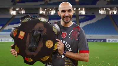 المدرب المغربي وليد الركراكي يقود فريق الدحيل للتتويج ببطولة قطر لكرة القدم