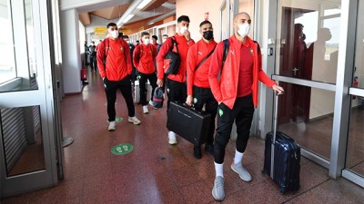 أسود الأطلس يحلون بالكاميرون للمشاركة في نهائيات كأس إفريقيا للأمم في كرة القدم