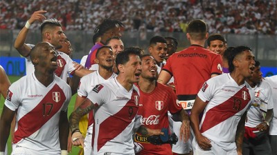تصفيات مونديال 2022.. منتخب البيرو يمر إلى الملحق على حساب كولومبيا والشيلي