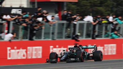 Formule 1, Hamilton offre le record de 7 titres consécutifs à Mercedes