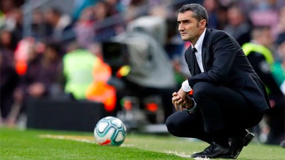 برشلونة يقيل مدربه فالفيردي ويعين سيتيين بديلا