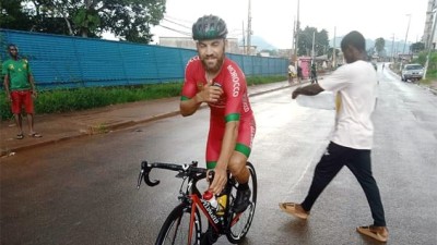 طواف الكاميرون (18) للدراجات.. المغربي عادل العرباوي يفوز بالمرحلة الثامنة والأخيرة والرواندي موسى موغيشى يفوز بالطواف