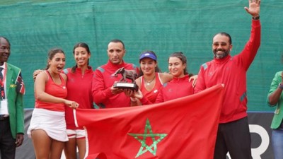 كرة المضرب.. لاعبات كرة المضرب المغربيات يكتبن صفحة جديدة بفوزهن بكأس بيلي جين كينغ