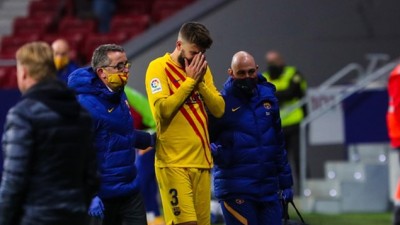 Le défenseur central Gerard Piqué souffre d'une entorse du genou droit