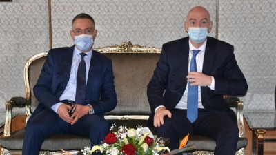 رئيس الاتحاد الدولي لكرة القدم جياني إنفانتينو يحل بالمغرب