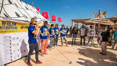Des Kite-surfers marocains et africains mesurent leur sportivité à Dakhla