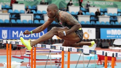 L'Américain Grant Holloway établit un nouveau record du monde du 60 m haies
