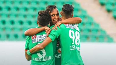 الرجاء الرياضي يفوز على مضيفه حسنية أكادير 2-0 وينتزع الصدارة من جديد