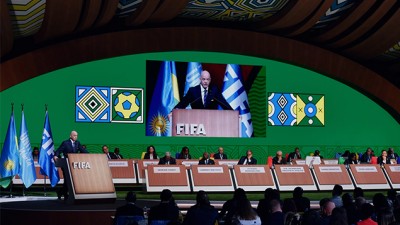 مضاعفة عدد المنتخبات الإفريقية في نهائيات كأس العالم سيساهم في تطوير الكرة الإفريقية (رئيس الاتحاد الدولي لكرة القدم)