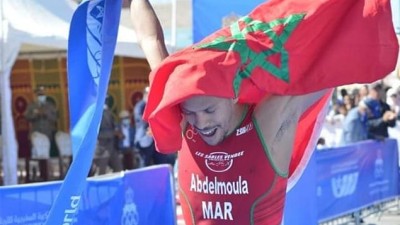 الداخلة... فوز المغربي جواد عبد المولى واليابانية مينوري إيكينو بلقب النسخة الخامسة لكأس إفريقيا للترياتلون الدولي