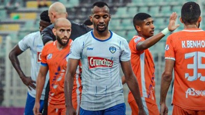 فريق الشباب الرياضي السالمي يتعادل مع ضيفه سريع وادي زم (1-1)