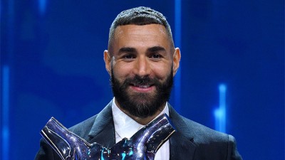 الفرنسي كريم بنزيمة ينال جائزة الاتحاد الأوروبي لأفضل لاعب