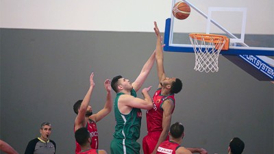 المنتخب المغربي لكرة السلة ينهزم بالرباط أمام نظيره الجزائري 65-68