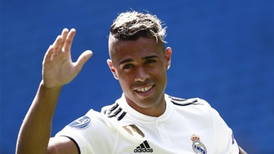 إصابة مهاجم فريق ريال مدريد ماريانو دياز بفيروس كورونا