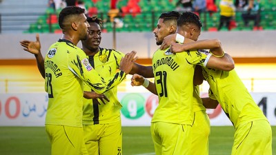 فريق المغرب الفاسي يفوز على ضيفه الدفاع الحسني الجديدي (3-1)