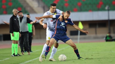 المغرب الفاسي يفوز على ضيفه الدفاع الجديدي (3-0)