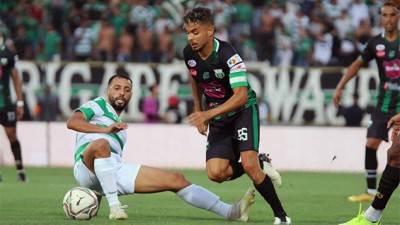 Match nul entre le Mouloudia d'Oujda et le Youssoufia de Berrechid (1-1)