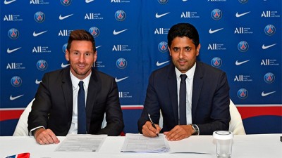 Lionel Messi signe au Paris Saint-Germain