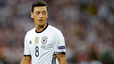 L'ex-international allemand Mesut Özil annonce sa retraite Sport
