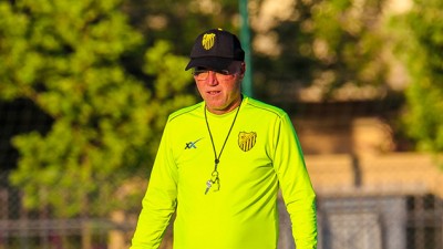 فريق المغرب الفاسي ينهي تعاقده مع المدرب أنخيل كاموندي بالتراضي