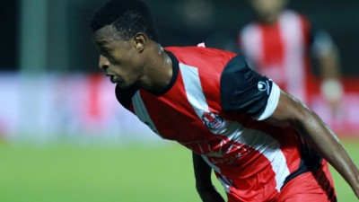 نادي اتحاد الفتح الرياضي يعلن انتقال مهاجمه محمد بادموسي إلى نادي كورتريك البلجيكي