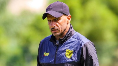 المغرب الفاسي ينفصل عن مدربه منير الجعواني