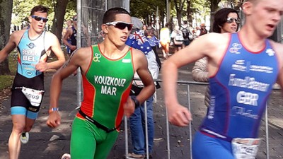 Championnat du monde de triathlon (amateurs) : le jeune triathlète marocain Nabil Kouzkouz 4ème dans la catégorie groupes d’âge