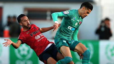 فريق أولمبيك آسفي يتفوق على ضيفه الرجاء الرياضي (3-1)