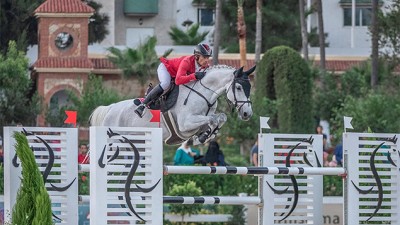 الدوري الملكي المغربي الدولي (مرحلة تطوان): الفارس السويسري شويزر بيوس يفوز بجائزة وزارة الشباب والرياضة