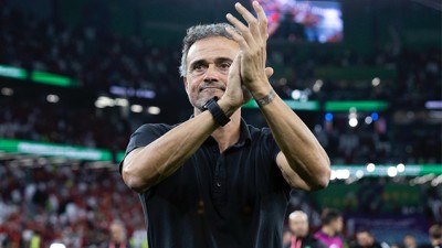 الاتحاد الإسباني لكرة القدم يقيل لويس إنريكي بعد الإقصاء أمام المغرب