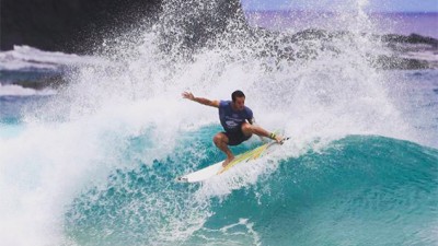 بطولة العالم لركوب الأمواج: المغربي رمزي بوخيام يفوز بمرحلة "هانغ لوز" بالبرازيل