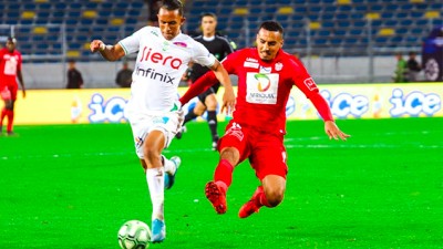 Victoire à domicile du Raja de Casablanca face au Hassania d'Agadir (2-1)